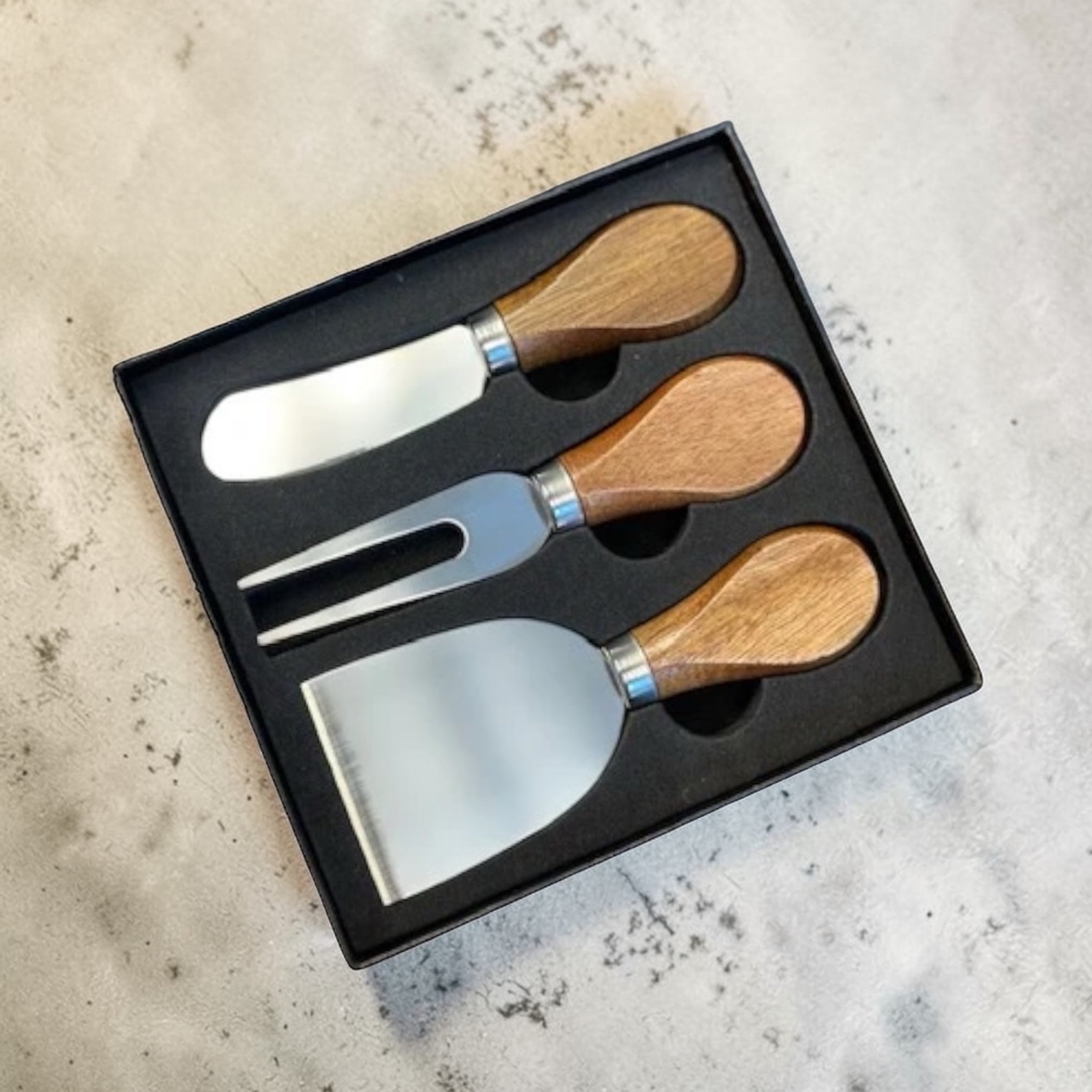 Acacia Handle Cheese Knife Set – 3 Piece Stainless Steel Charcuterie Tool Set (Gift Boxed)