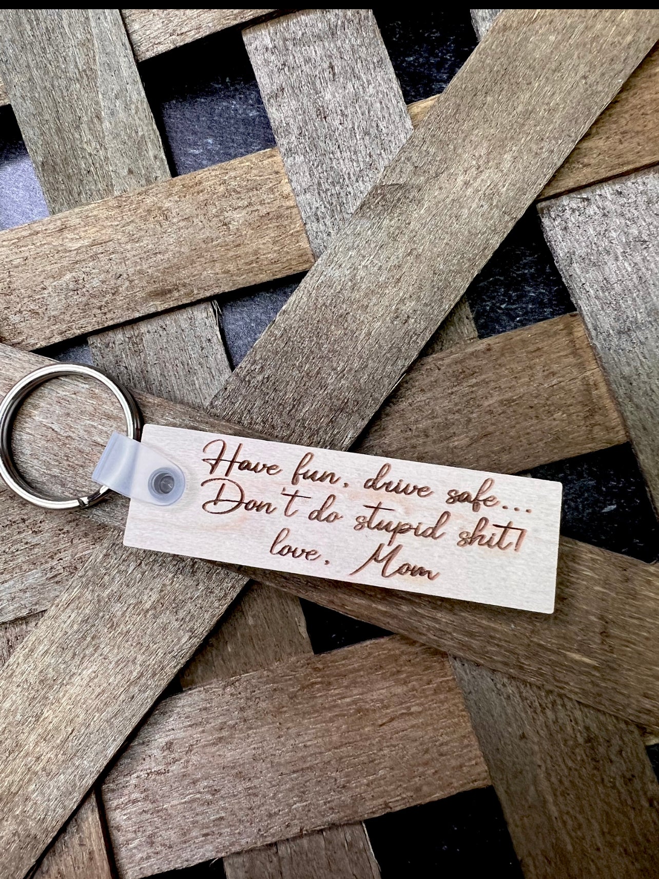 Key chain -  Wood - Love, Mom